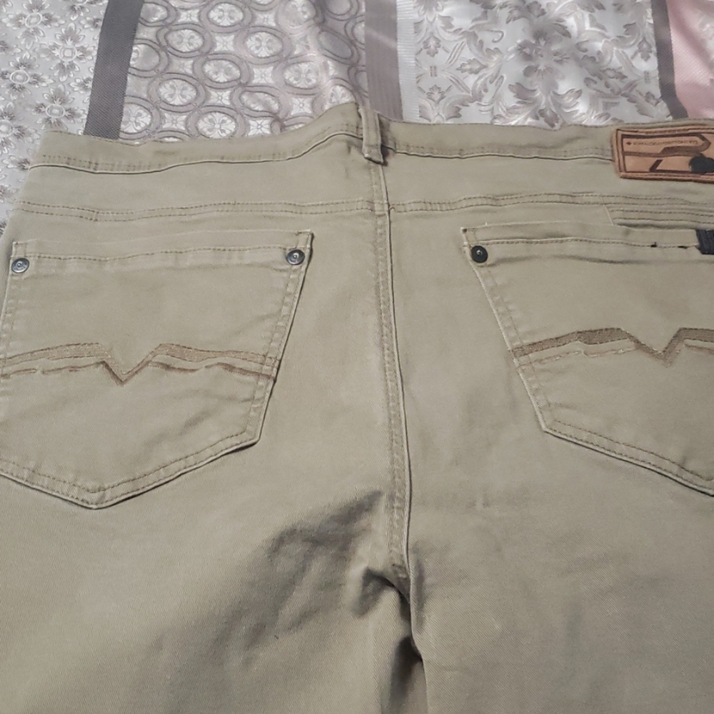 Jeans - Picture 2 of 4